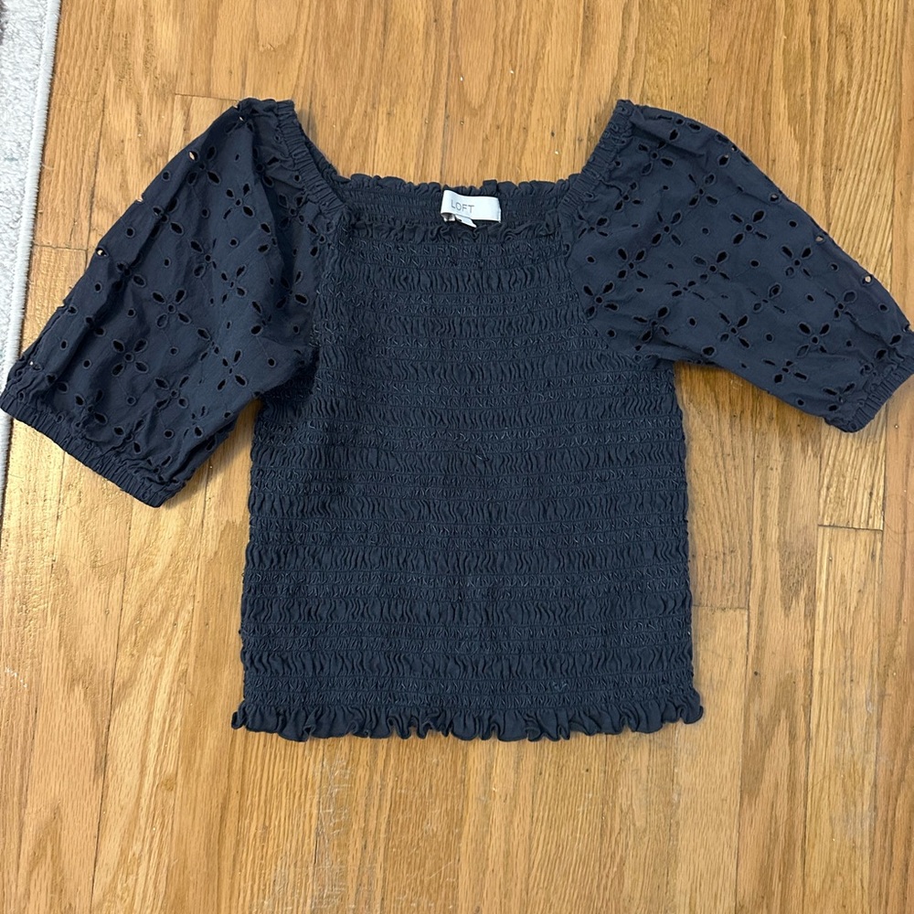 Smocked Puff-Sleeve Women's Top - Black